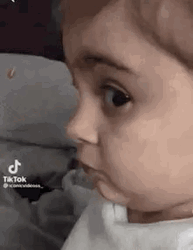 side-eye-to-eye-vbmv9jhx1bv6isqw.gif